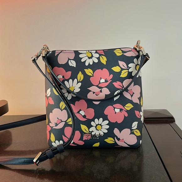♠️ KATE SPADE bucket bag. Excellent use conditions - Picture 1 of 7